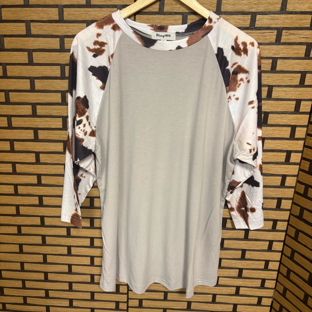 Prissy Jane‎ Cow Print Raglan Tee Size XL